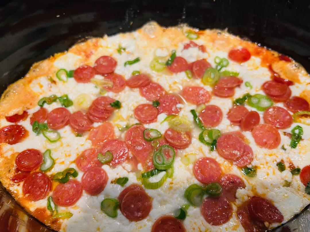 Featured image for “Cheesy Pizza Dip 🍕”