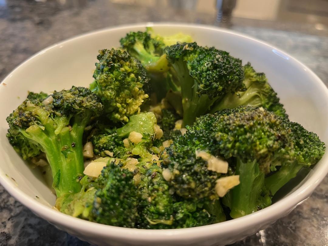 Featured image for “Sautéed Broccoli 🥦”