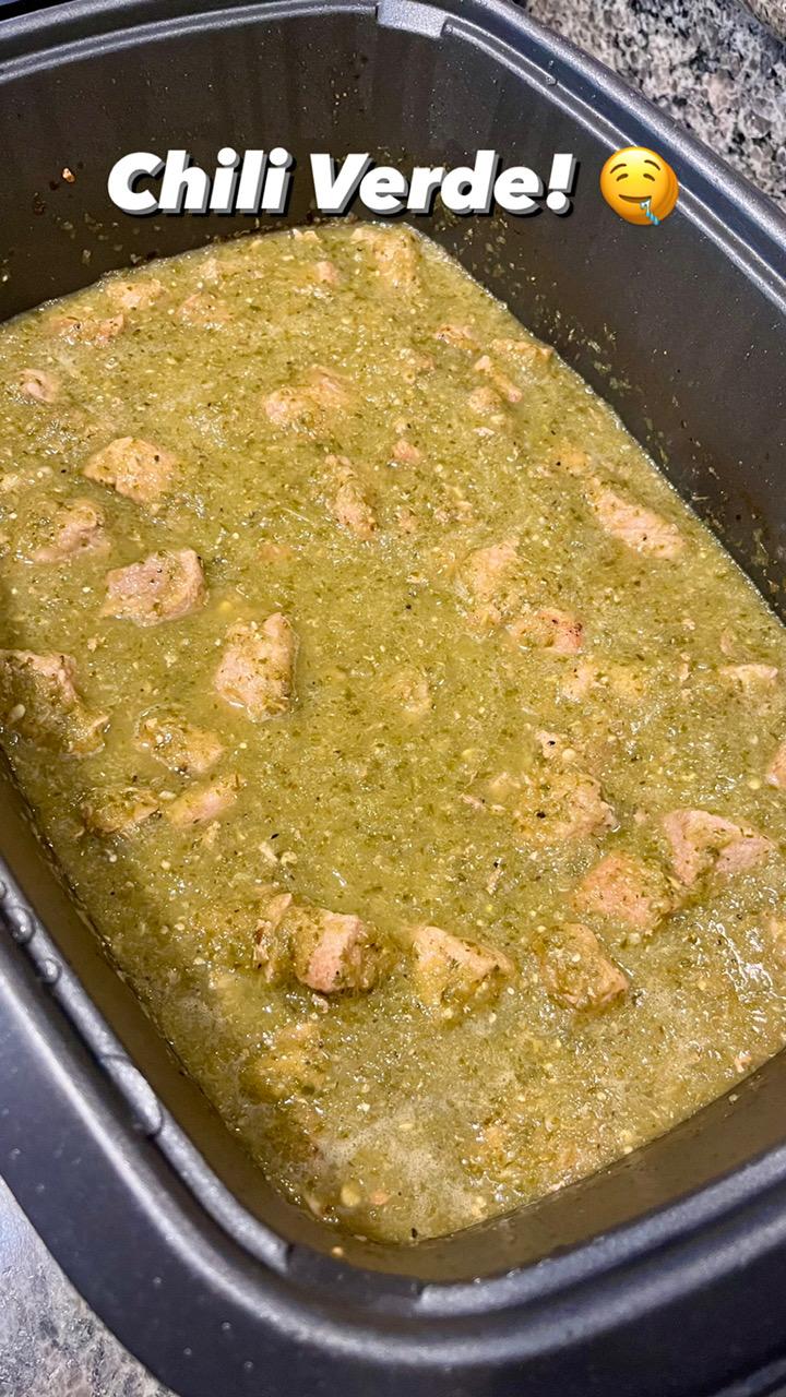 Featured image for “Easy Pork Chili Verde 🌶️💚🌿 #chiliverde #pork #slowcookerrecipe”